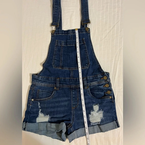 Dollhouse Distressed Overall Jean Shorts Size 5. C1 - Picture 9 of 10